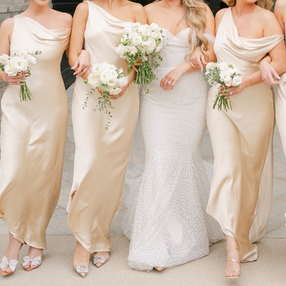 Meshki Gold Yvette Dress - size small. - Picture 8 of 8